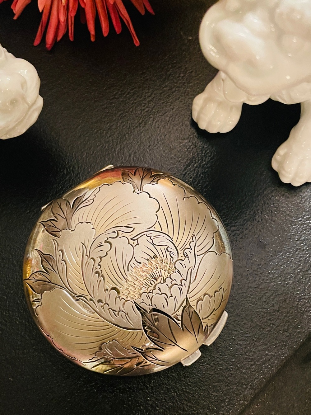 ♥️ Vintage 40s Peony Japanese Floral Engraved Compact - Sterling Silver.